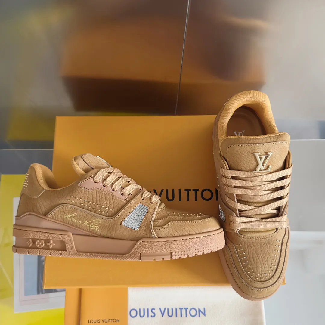 TARINE Unisex Casual Trainer image 1