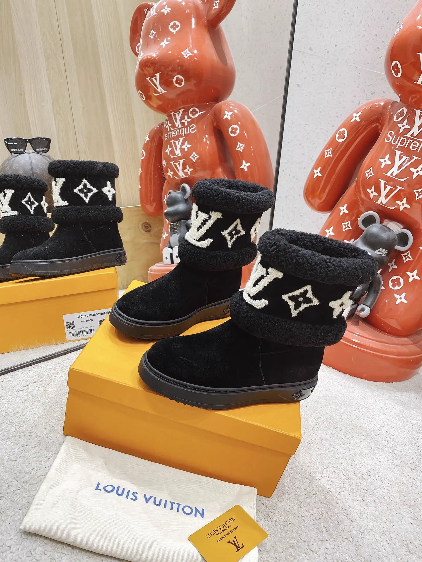 2021 Winter Suede Wool-Lined Pull-on Snow Boots image 1