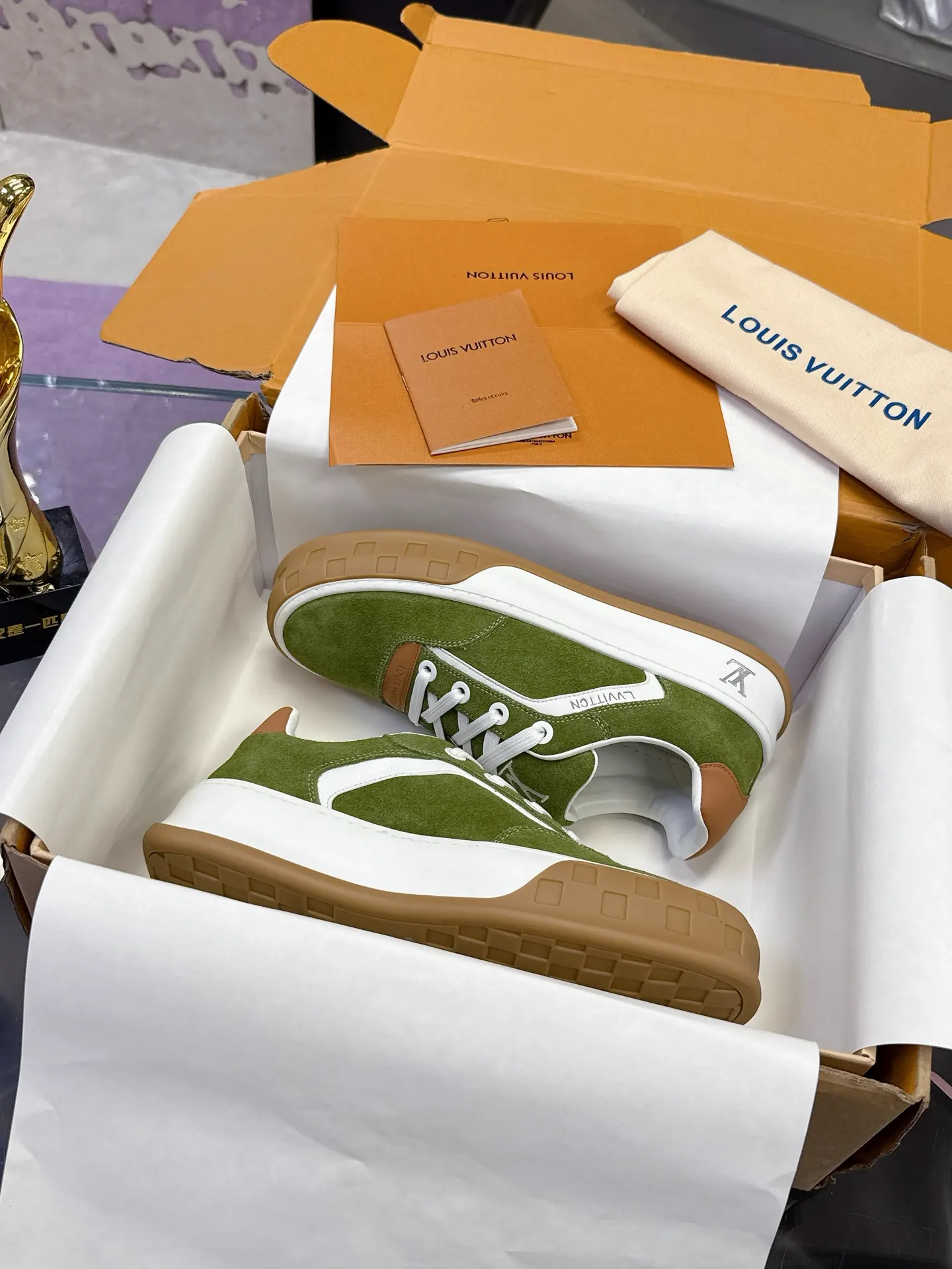 LV Classic Runway New Style Leather Shoes image 1