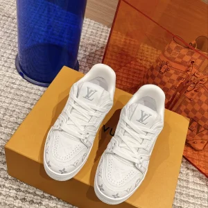 LV Trainer 2023 New Colorway Unisex Patchwork Leather Embossed Sneakers image 1