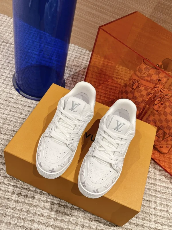 LV Trainer 2023 New Colorway Unisex Patchwork Leather Embossed Sneakers image 1