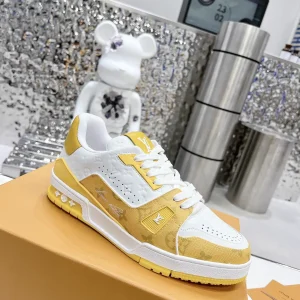 Trainer Retro Basketball Sneakers for Men and Women (2022) image 1
