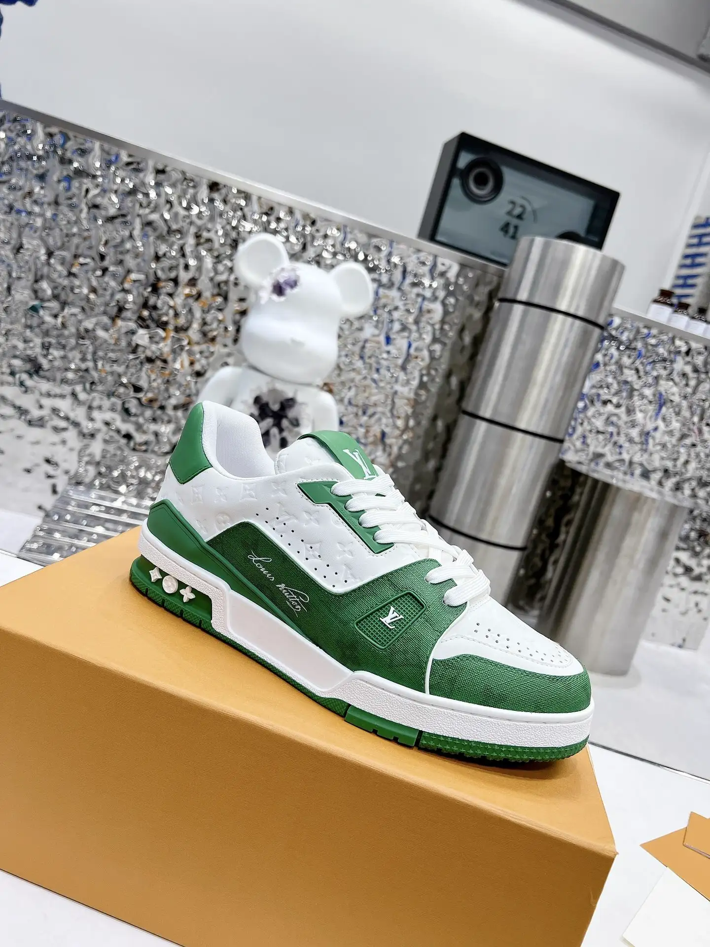 TRAINER Retro Basketball Sneakers 2022 New Limited Edition High/Low Top image 1