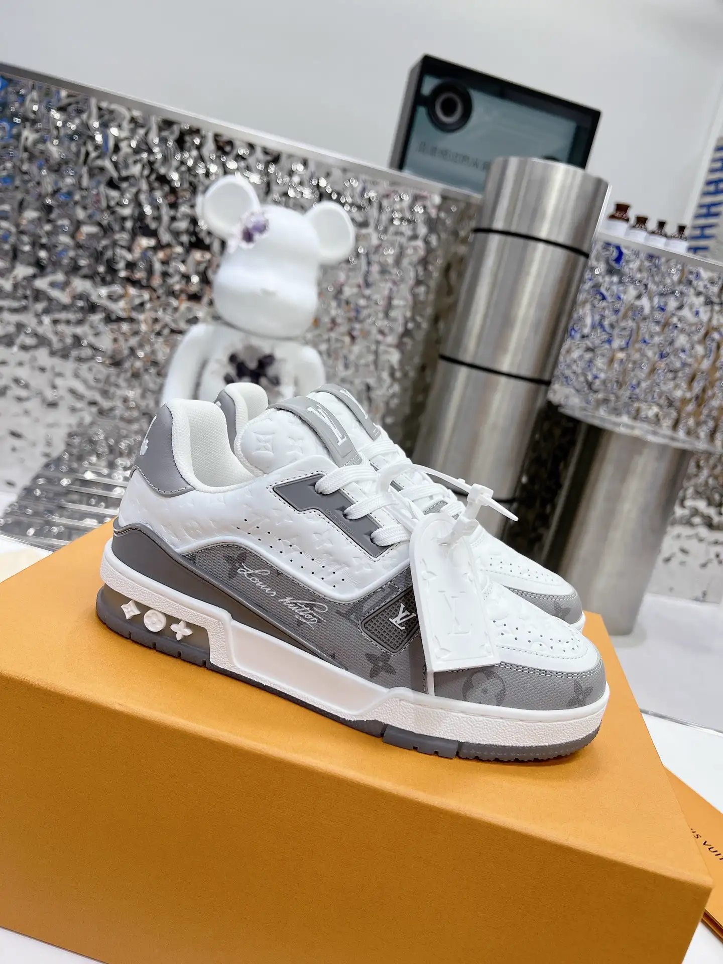TRAINER 2023 New Retro Basketball Sneakers for Men and Women image 1