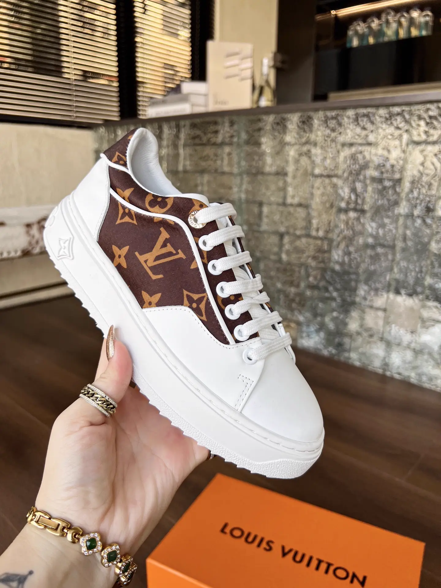 2022 Autumn/Winter Casual Sports Shoes with Classic Monogram image 1