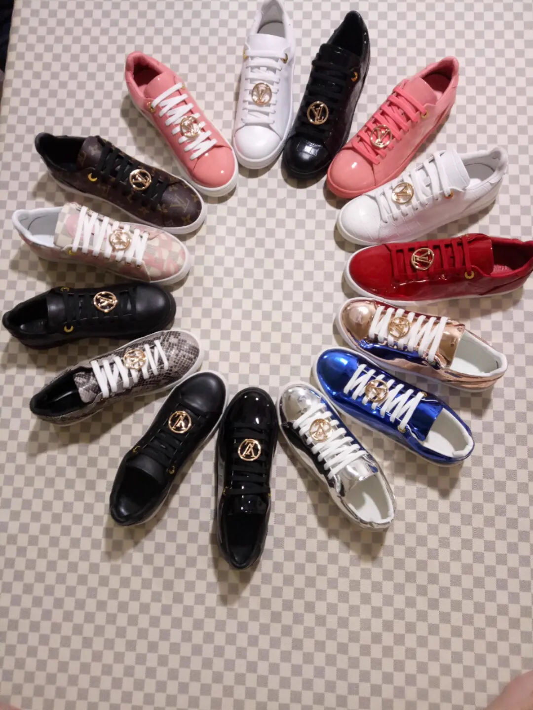 LV-Inspired White Shoes with Round LV Metal Buckle image 1
