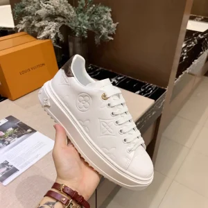LV Early Spring Embossed Leather Casual Sneakers image 1