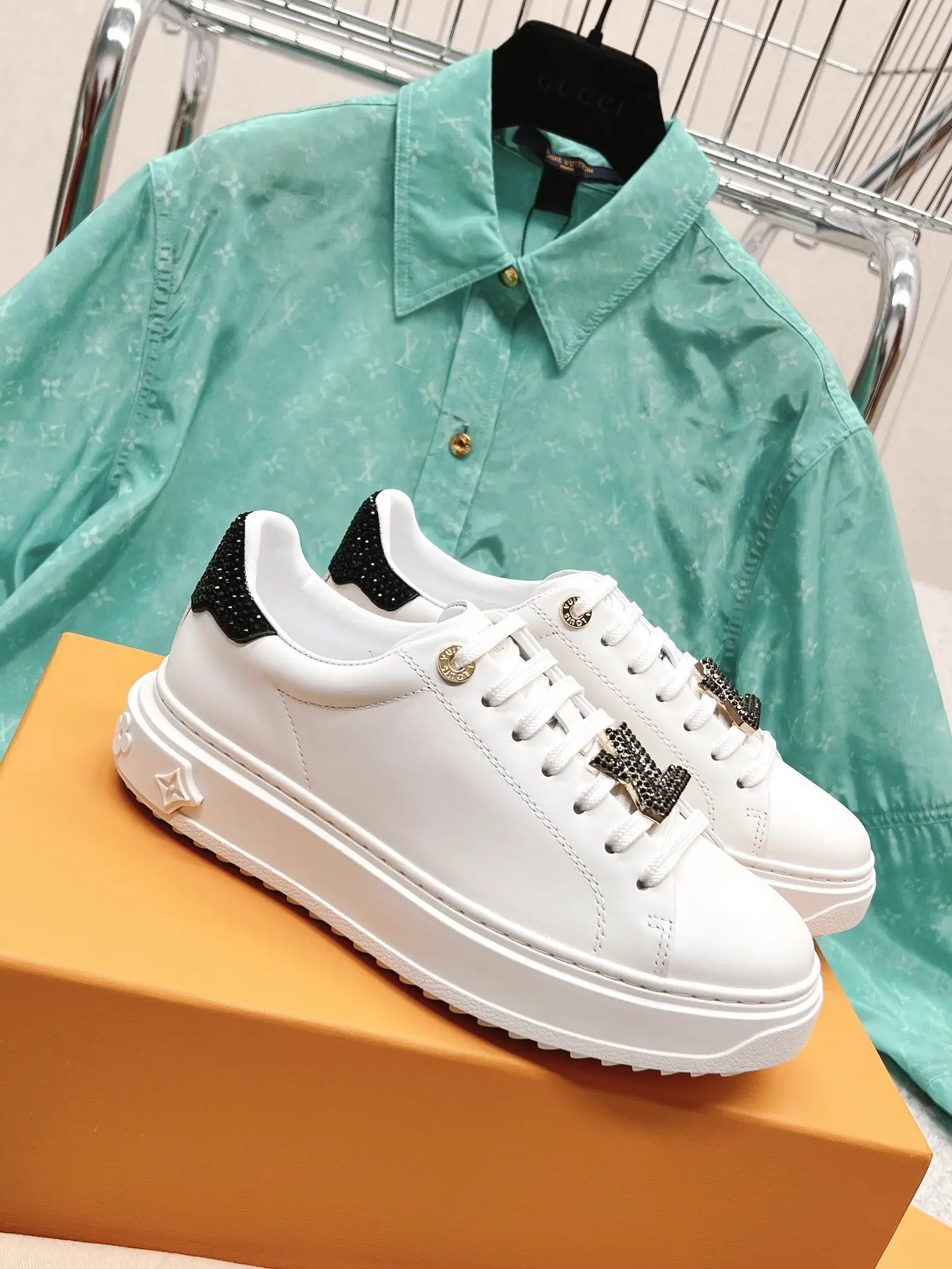 LV 2023 New Letter Rhinestone White Sneakers image 1