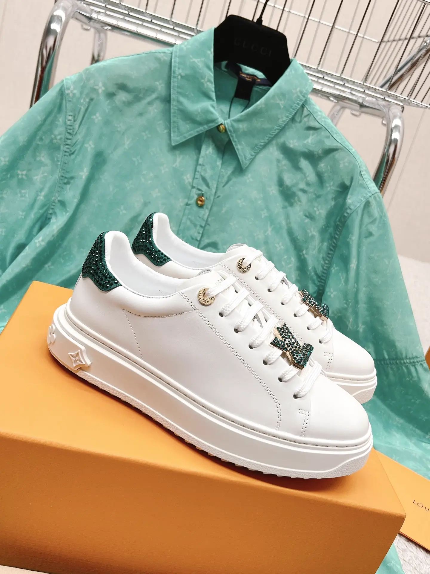 LV Sports Shoes 2023 New Letter Rhinestone White Shoes image 1