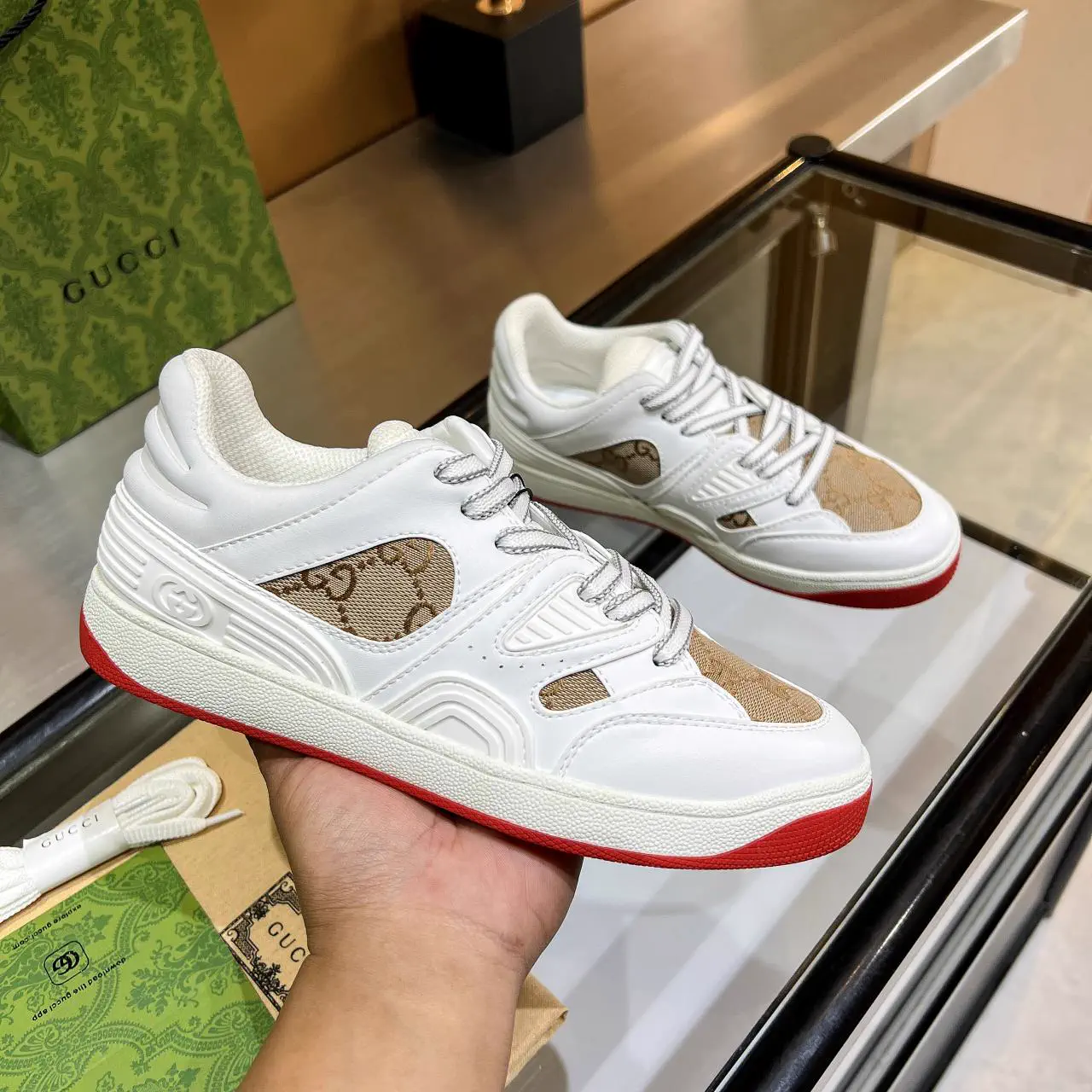 Gucci Low-Top Sneakers image 1