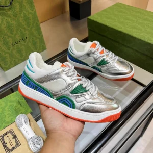 Gucci Low-Top Sneakers with Color-Block Design image 1