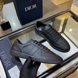 Classic Comfortable Low-Top Sneakers image 1