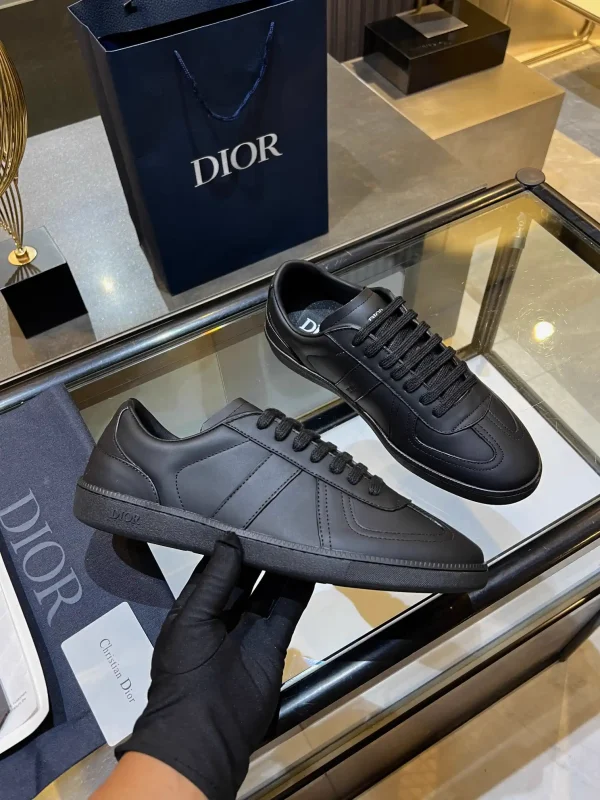 Classic Comfortable Low-Top Sneakers image 1
