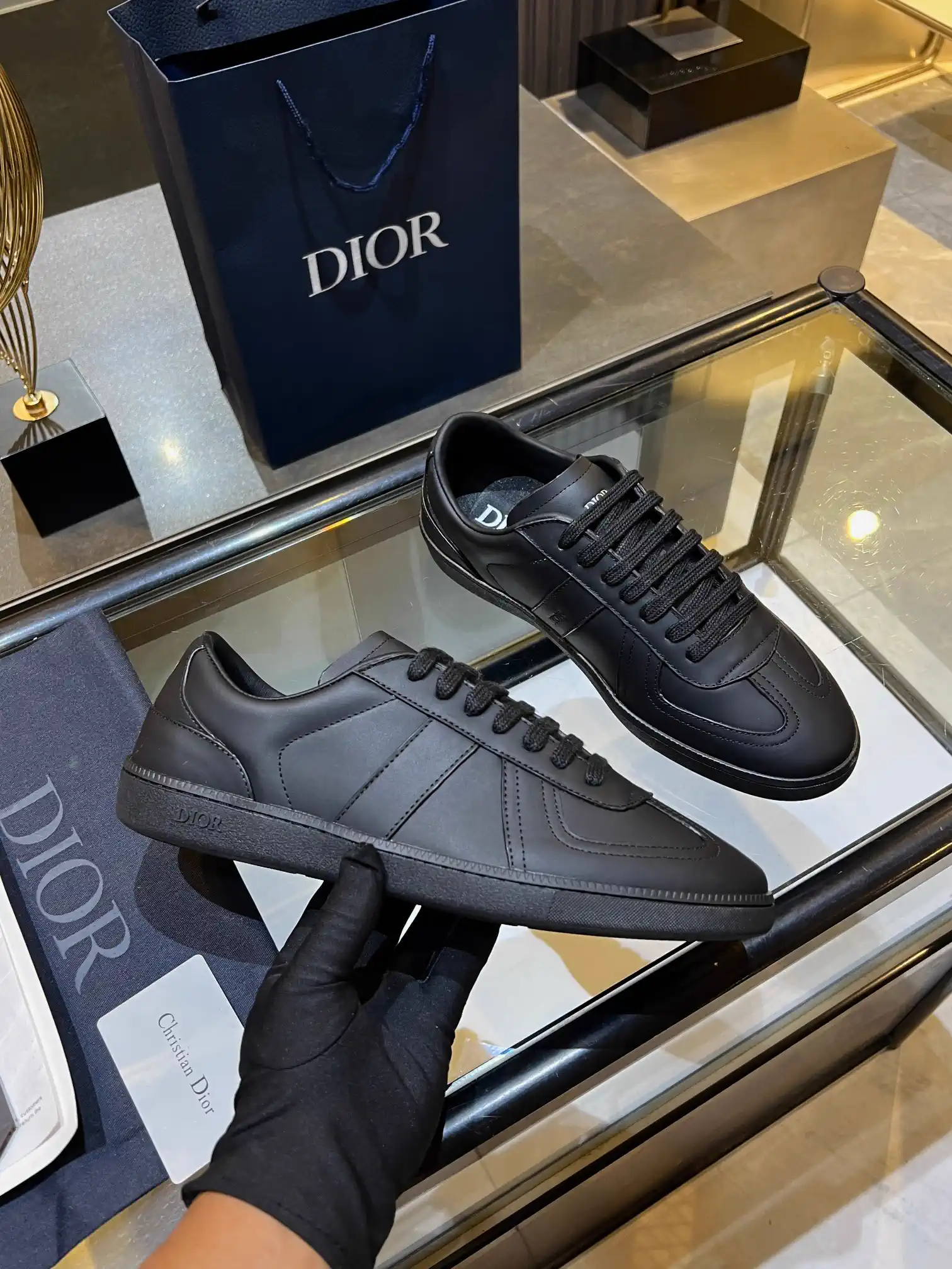 Classic Comfortable Low-Top Sneakers image 1
