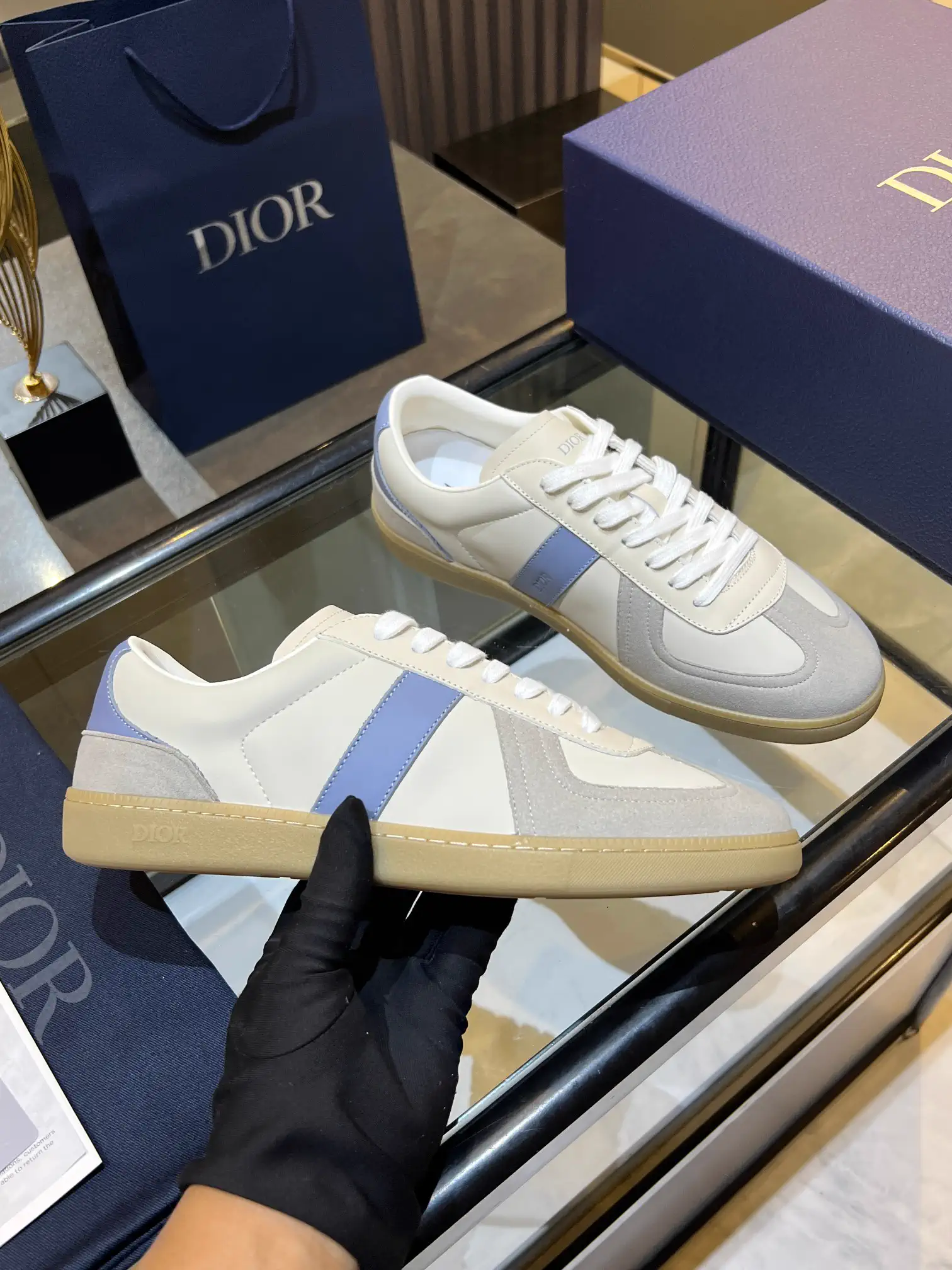 Classic Comfortable Low-Top Sneakers image 1