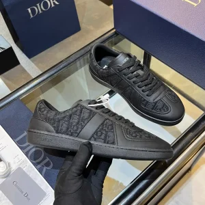 Classic Comfortable Low-Top Sneakers image 1