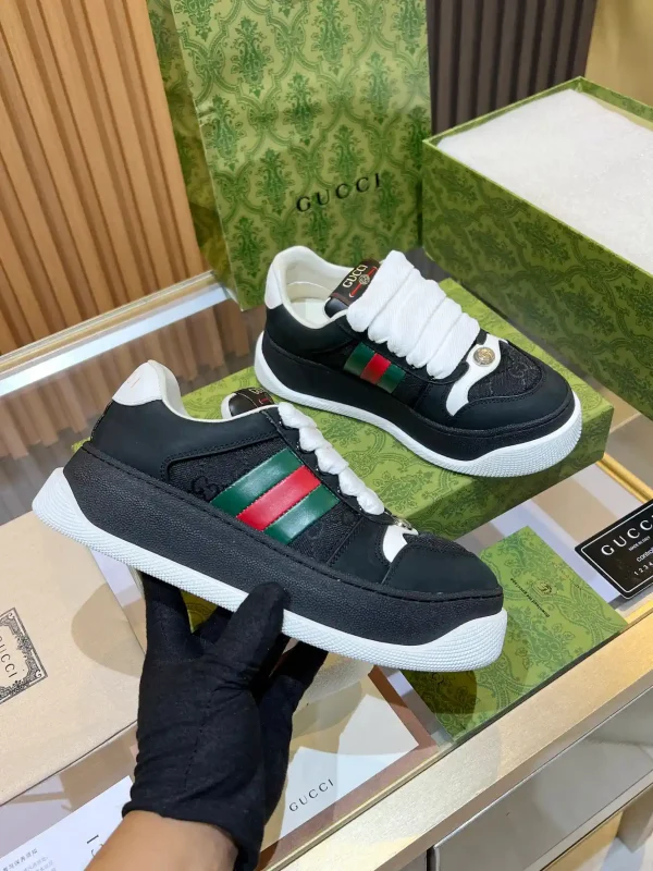 GG Canvas Low-Top Casual Sneakers with Web Stripe image 1