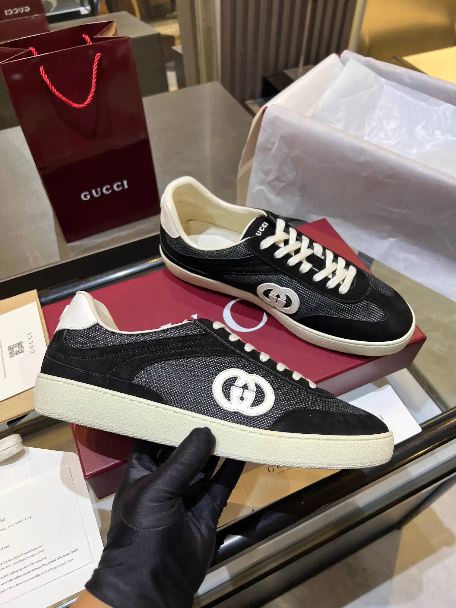 Gucci Unisex Retro G Logo Casual Sneakers image 1