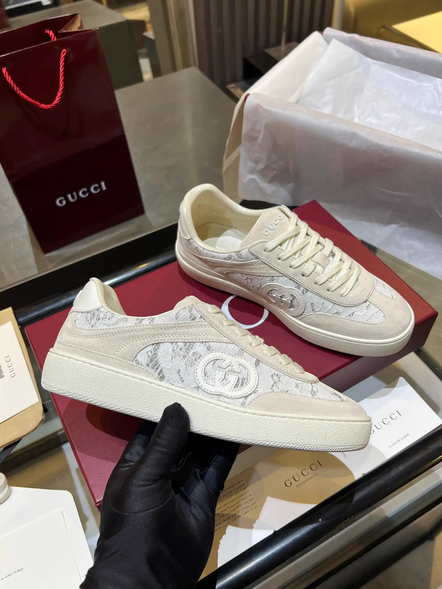Gucci Unisex Retro Low-Top Sneakers image 1