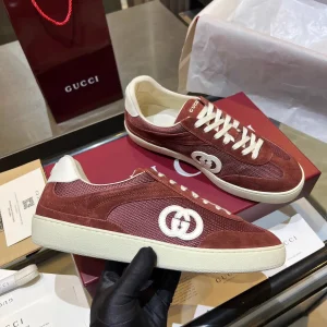 Gucci Unisex Retro G Logo Low-Top Sneakers image 1