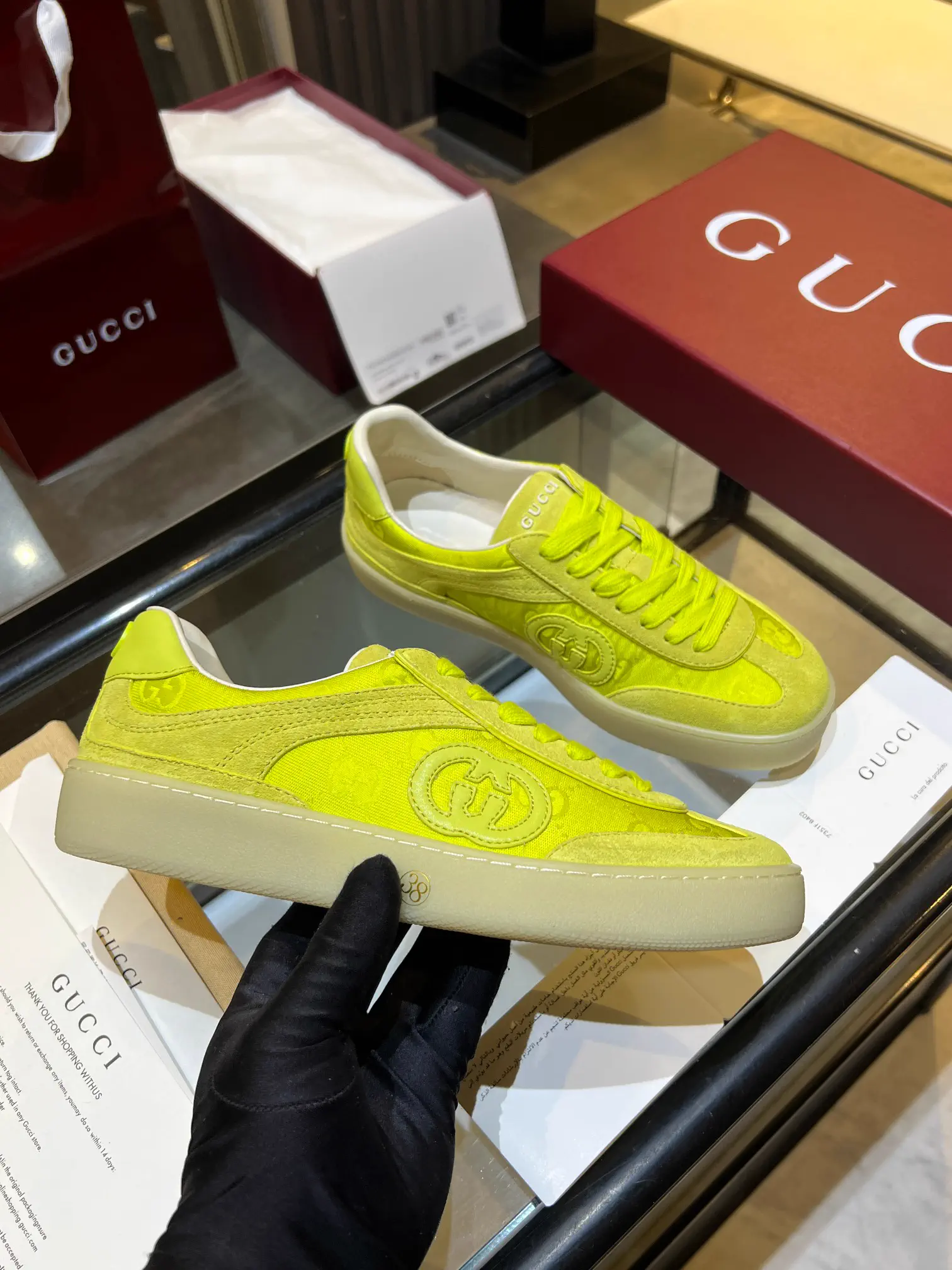 Gucci Unisex Classic Retro Sneakers image 1