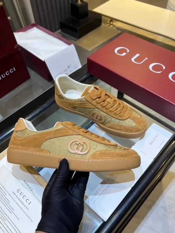 Gucci Unisex Classic Retro Sneakers image 1