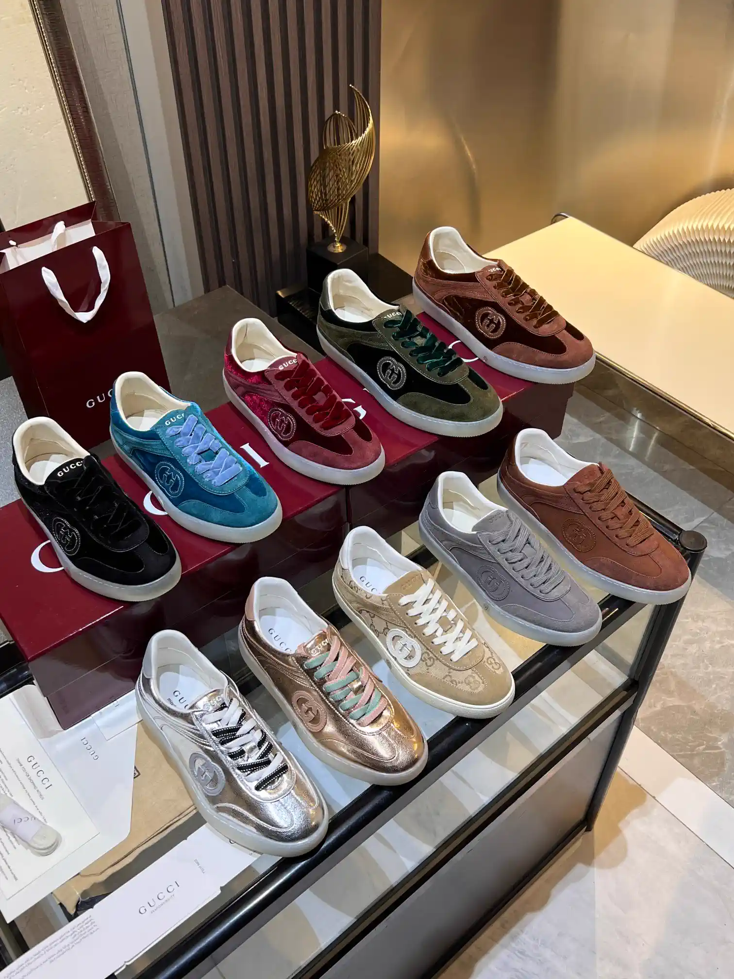 Gucci Low-Top Casual Sneakers image 1