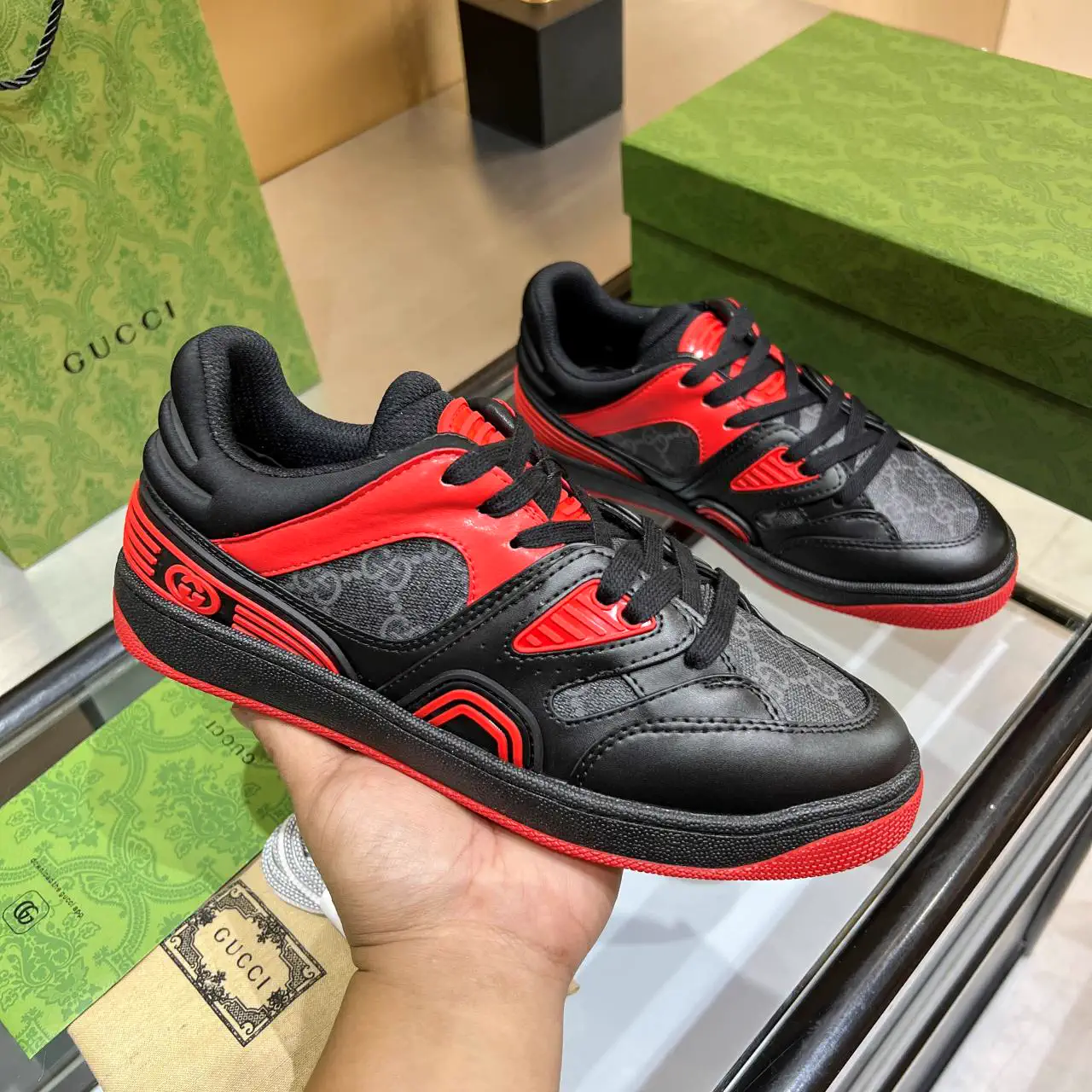 Gucci Low-Top Sneakers image 1