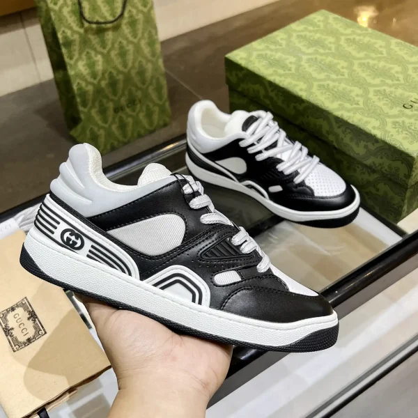Gucci Low-Top Sneakers image 1