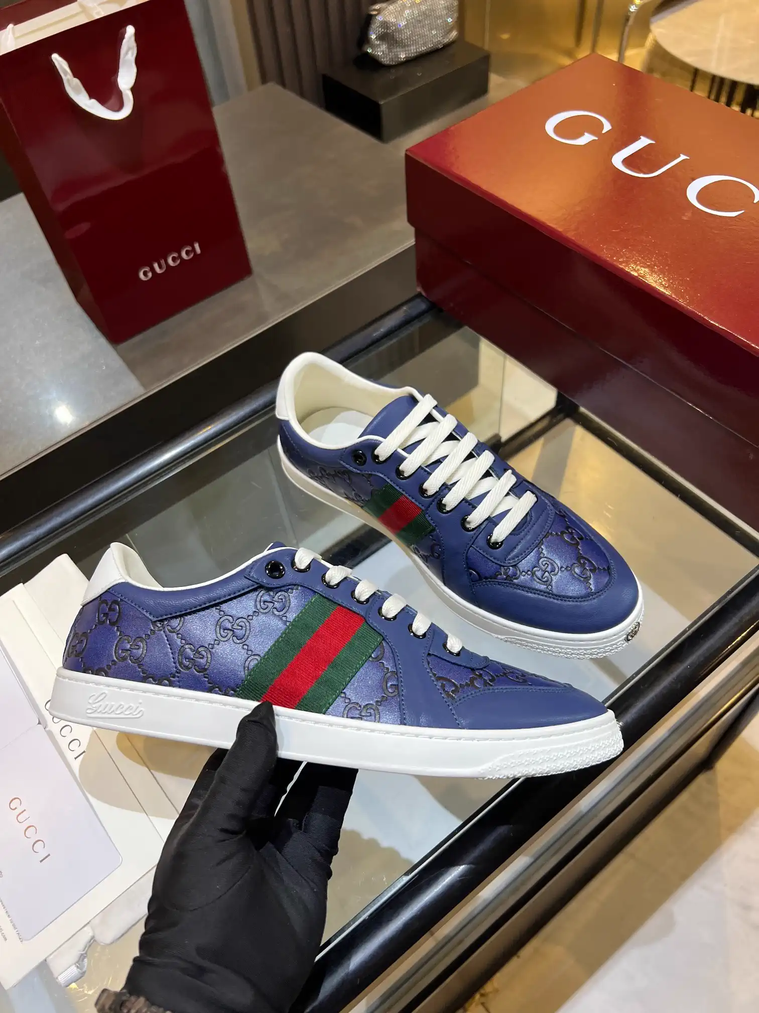 Men's Low-Top Casual Sneakers image 1