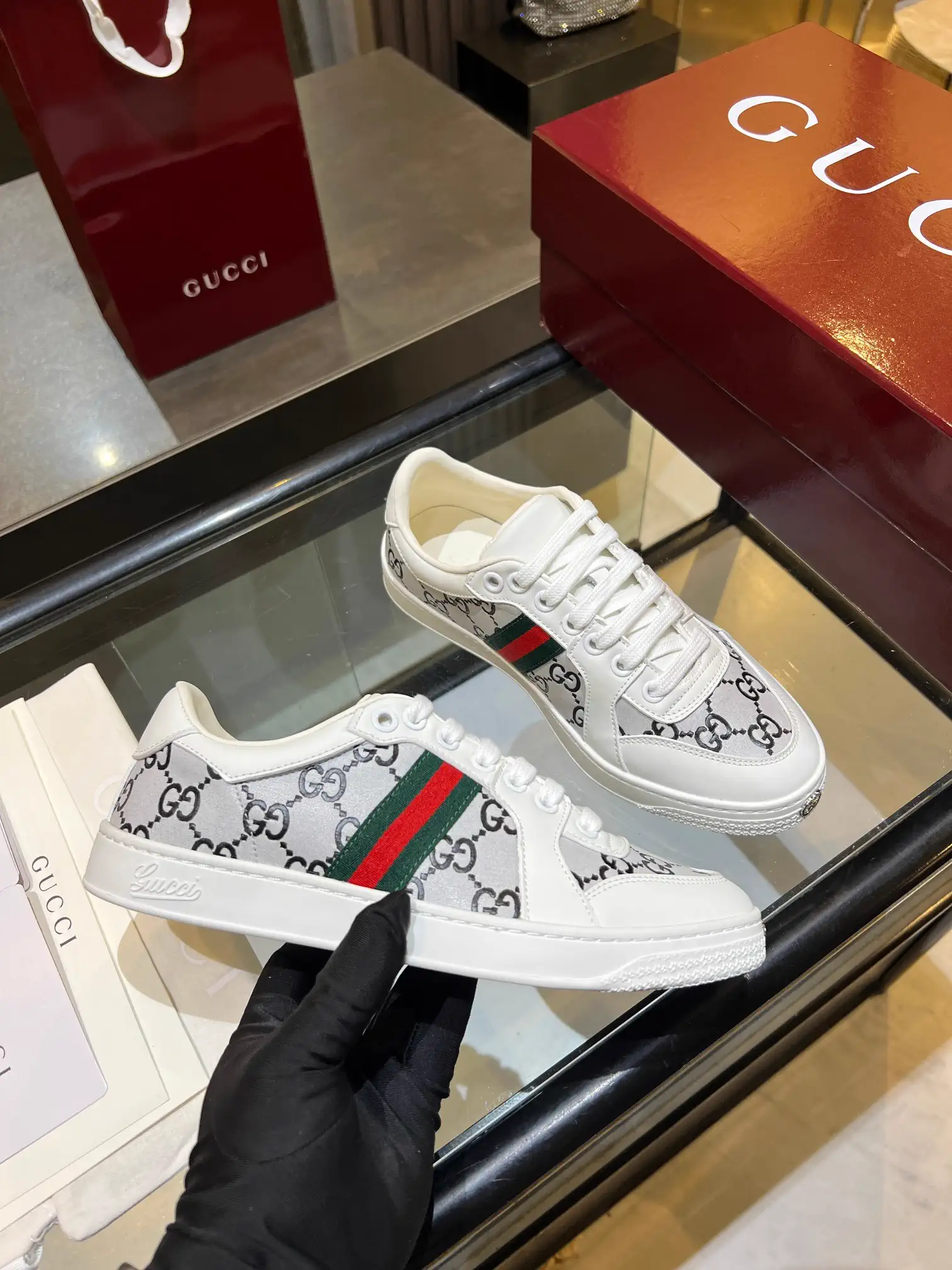 Low-Top Casual Sneakers image 1