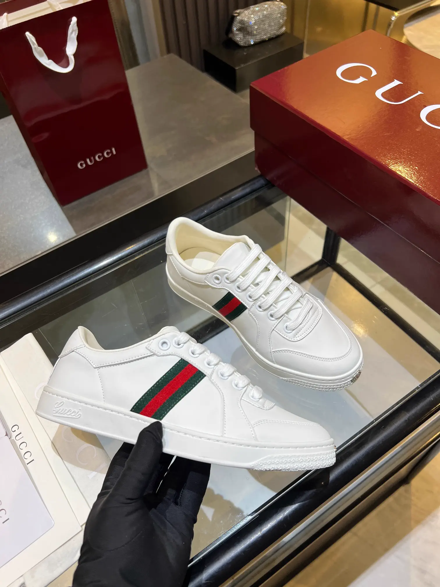 Gucci Low-Top Casual Sneakers image 1