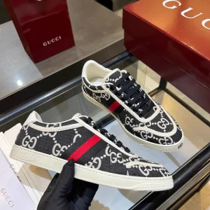 Men's Low-Top Casual Sneakers image 1