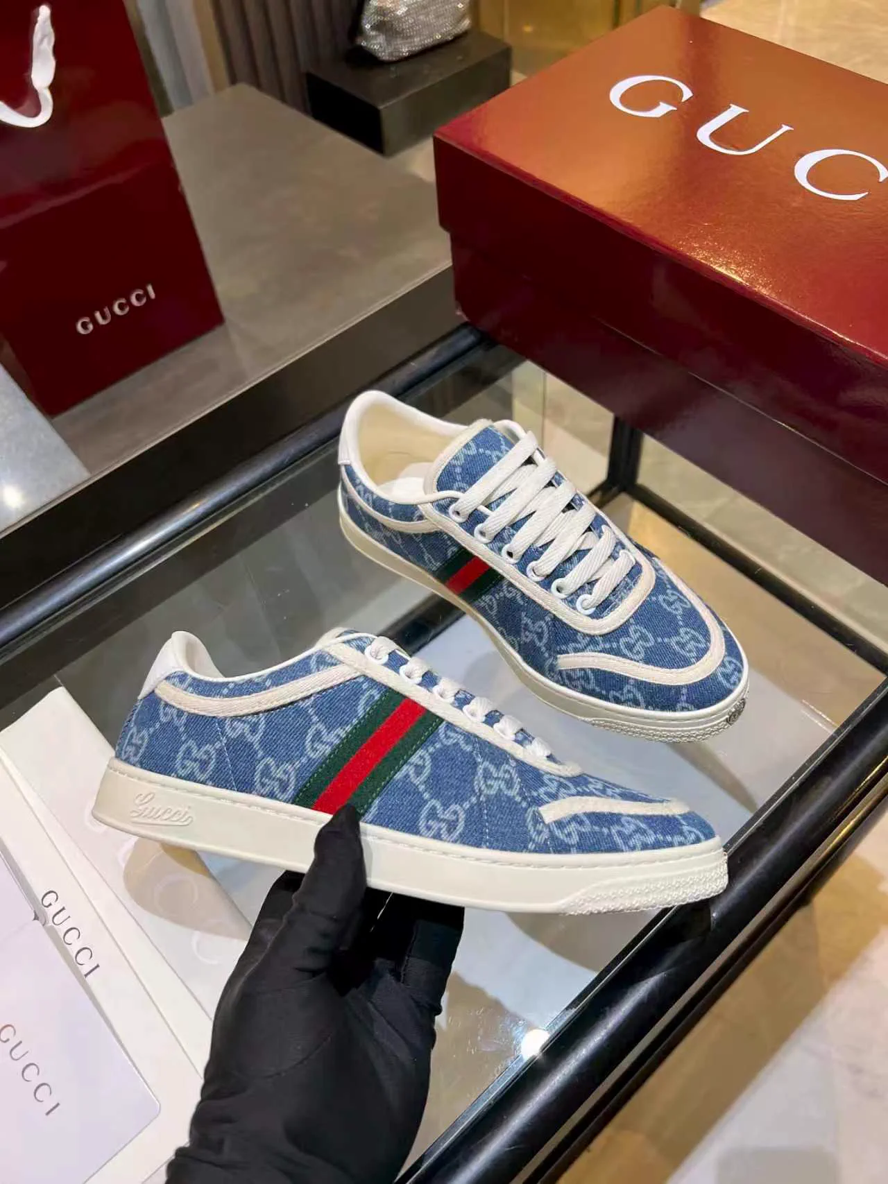 Gucci Low Top Casual Sneakers image 1