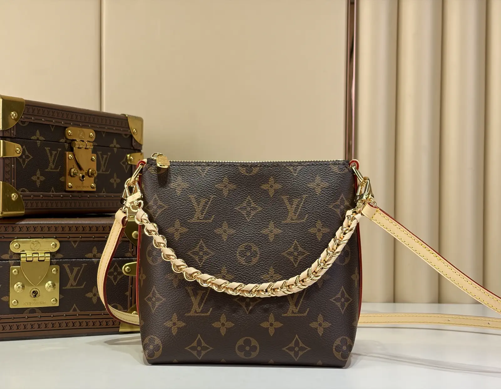 Louis Vuitton Multipass Mini Monogram Crossbody Bag image 1