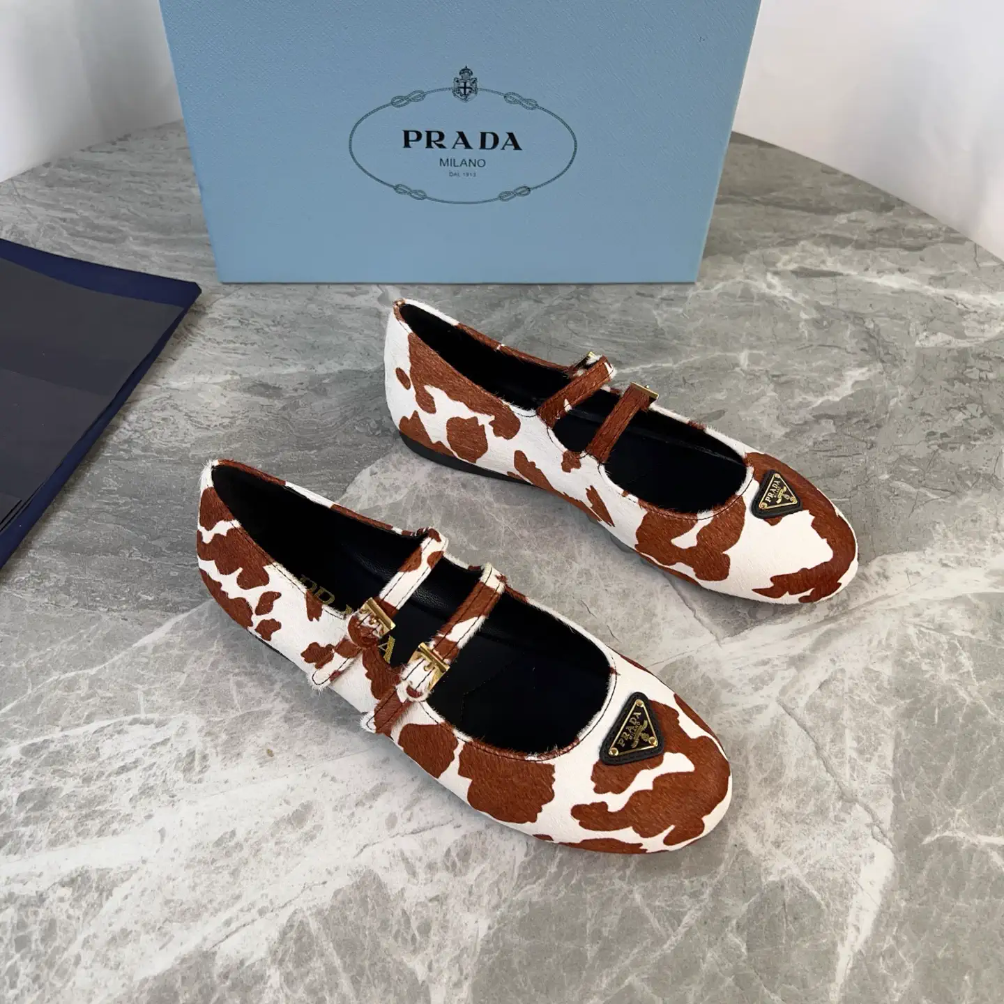 Latest Horse Hair Upper Shoes with Triangular Logo image 1