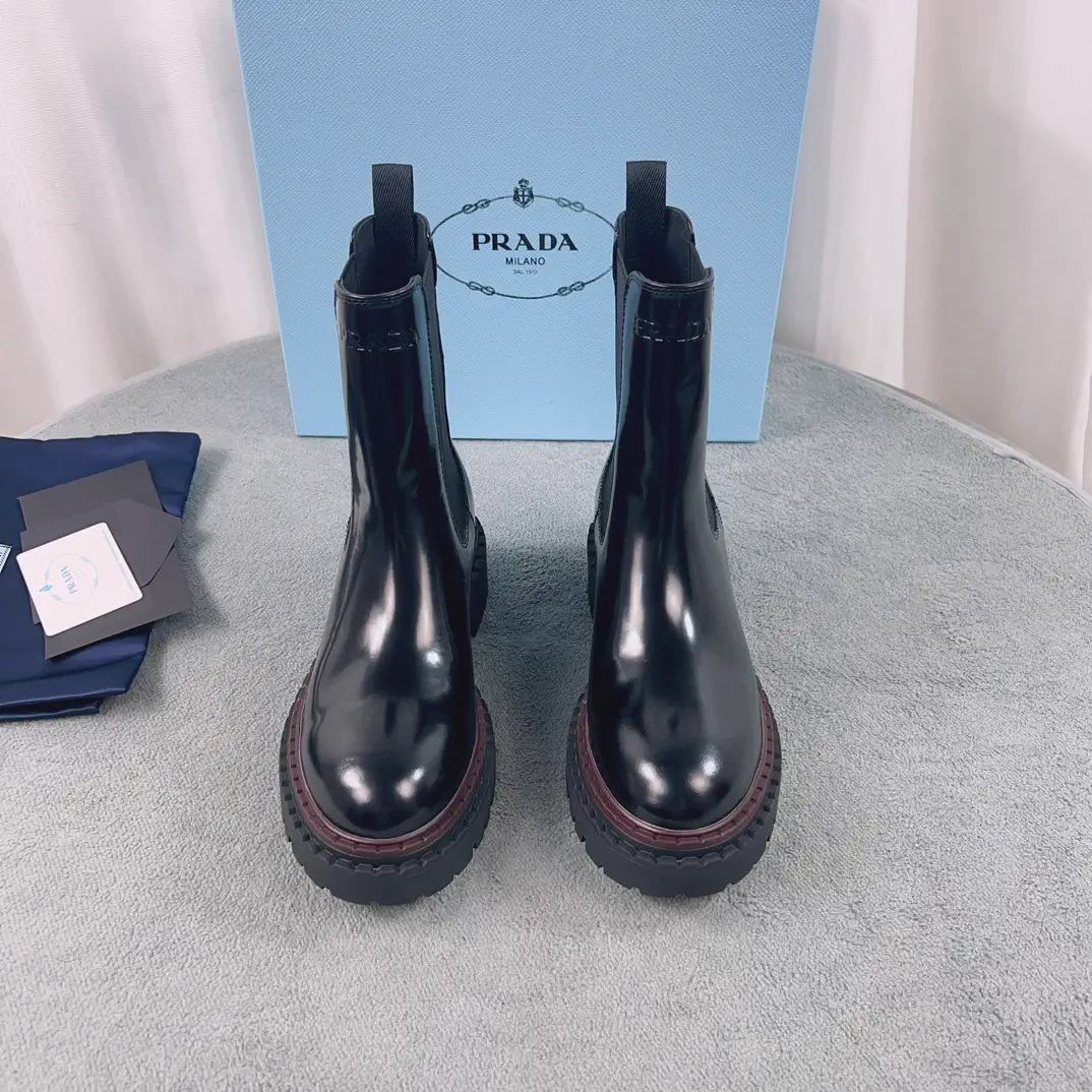 P Family Latest Style Split Leather Cowhide Shoes image 1