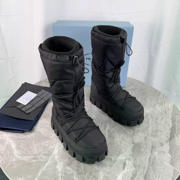 Puffy Snow Boots with Embroidery image 1