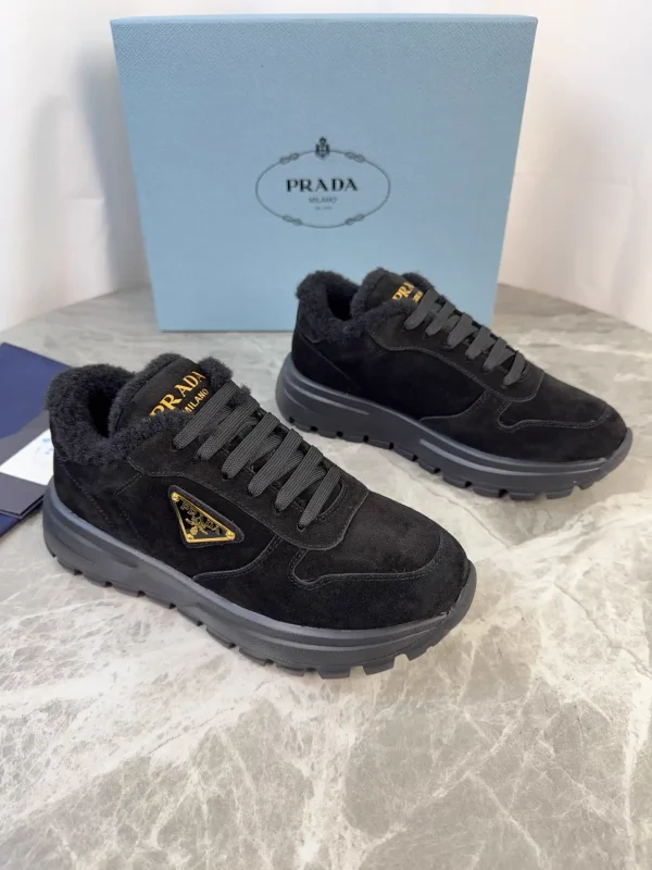 P Brand Latest Style Full Grain Leather and Suede Lining image 1