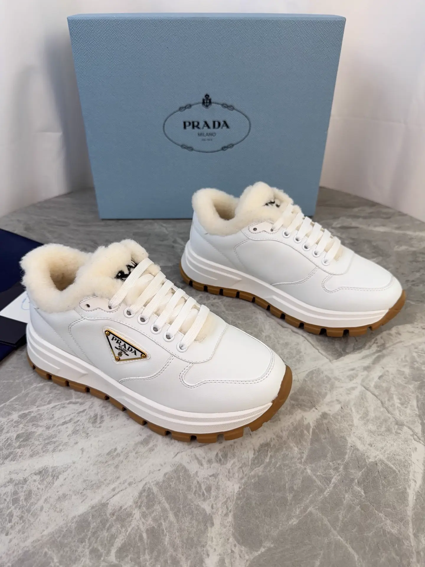 P Brand Latest Style Full Grain Leather and Suede Lining image 1