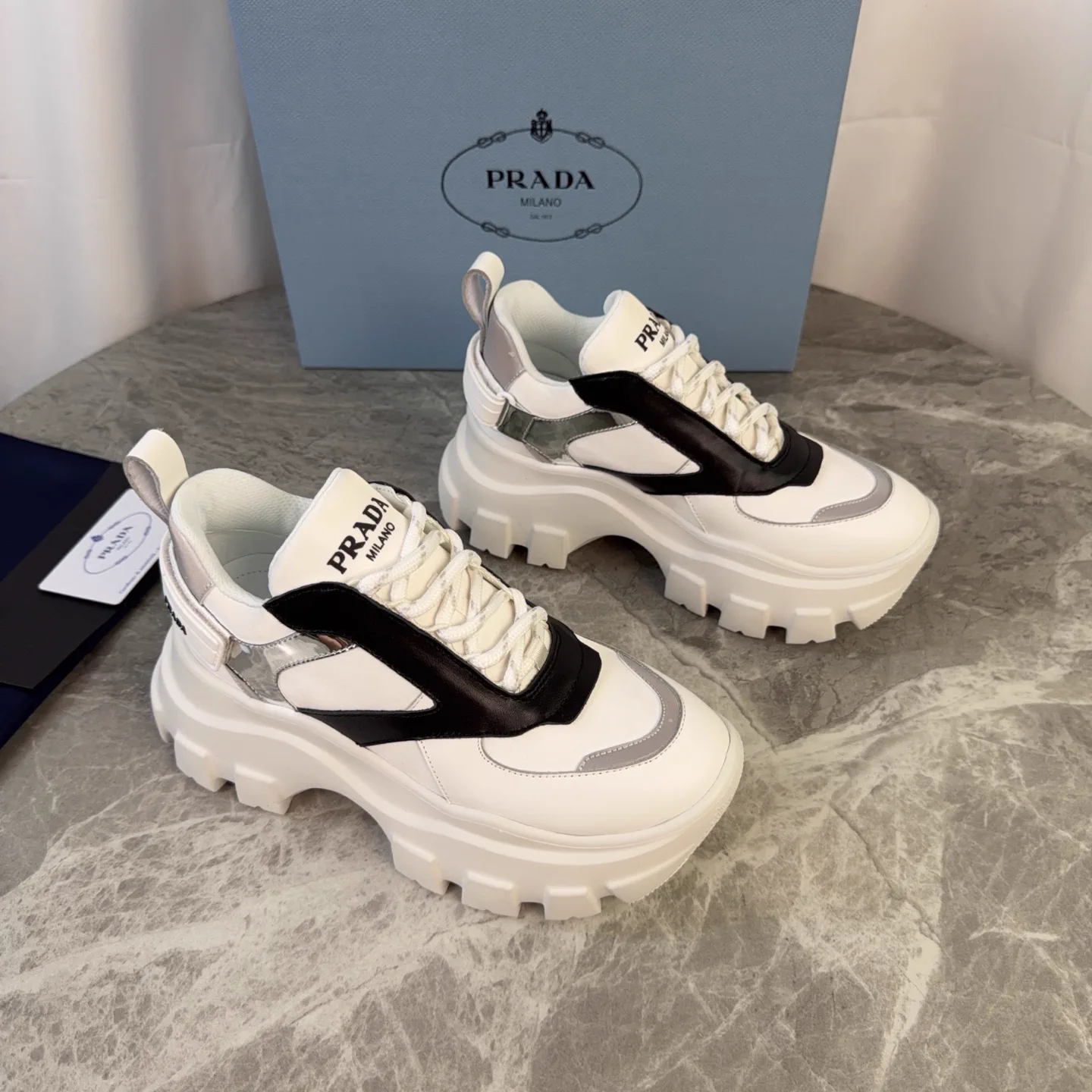 P Family Latest Style Full Grain Leather Upper Breathable Mesh Lining image 1