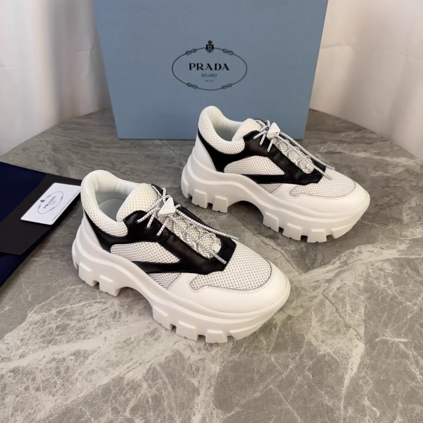 P Brand Latest Style Full Grain Leather Upper Breathable Mesh Lining image 1