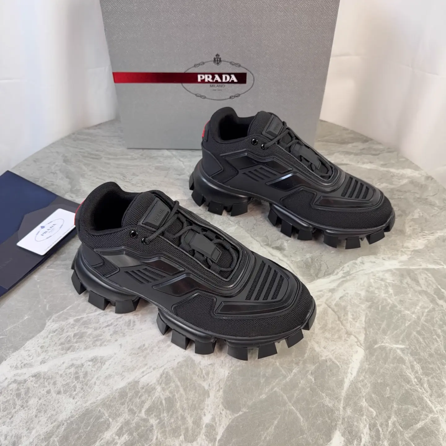 P Brand Classic Style Knit Upper Leather Lining Cushioned Sole image 1