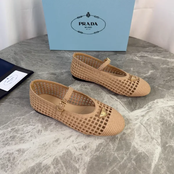 P Family Latest Knitted Upper Sheepskin Lining Shoes image 1