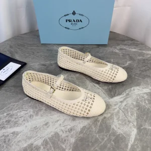P Brand Latest Knitted Upper Sheepskin Lining Shoes image 1