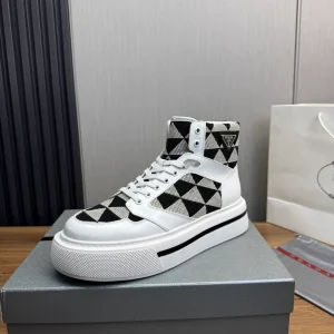 PRADA Men's Autumn/Winter Knit Leather Shoes image 1