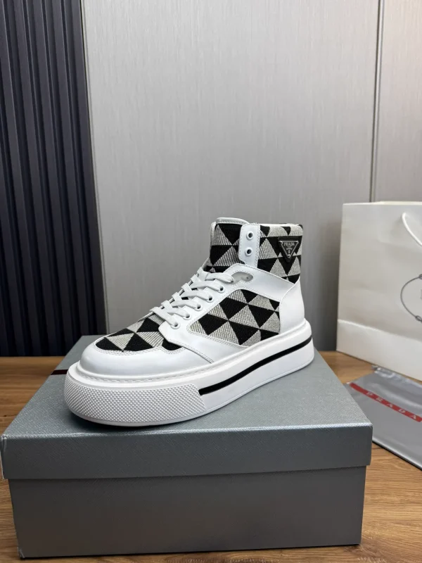 PRADA Men's Autumn/Winter Knit Leather Shoes image 1