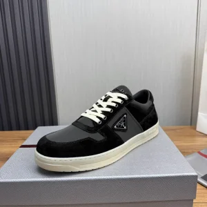 Men's Matte Cowhide Stitching Casual Shoes image 1