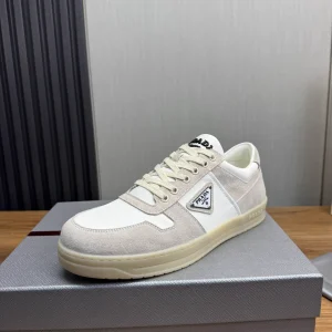 Men's Matte Cowhide Stitched Casual Shoes image 1