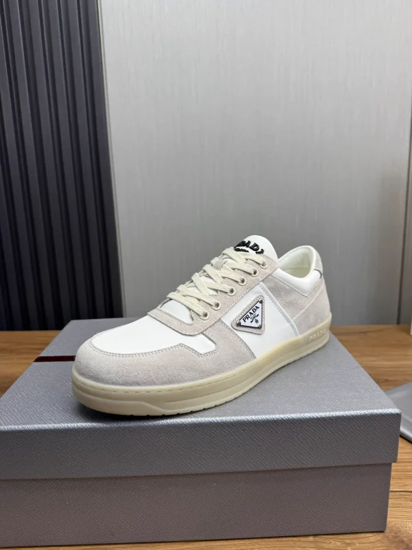 Men's Matte Cowhide Stitched Casual Shoes image 1